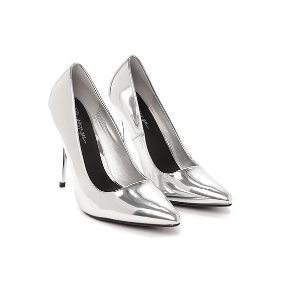 Work Your Metallic Heel Pump - Picture 4 of 5